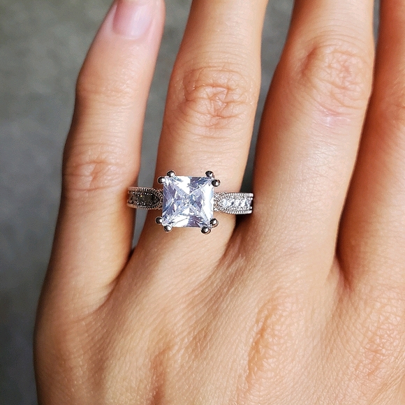 New Elegant 925 Silver Princess Cut Ring - Picture 5 of 10